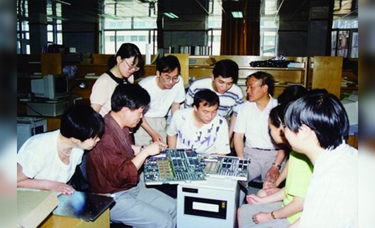 中國超算事業(yè)的第一縷“曙光”